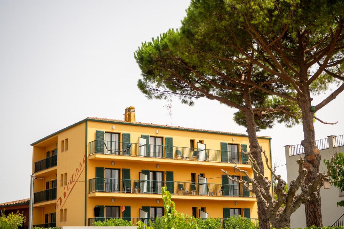 Hotel Picasso Торроэлья-де-Монгри Экстерьер фото