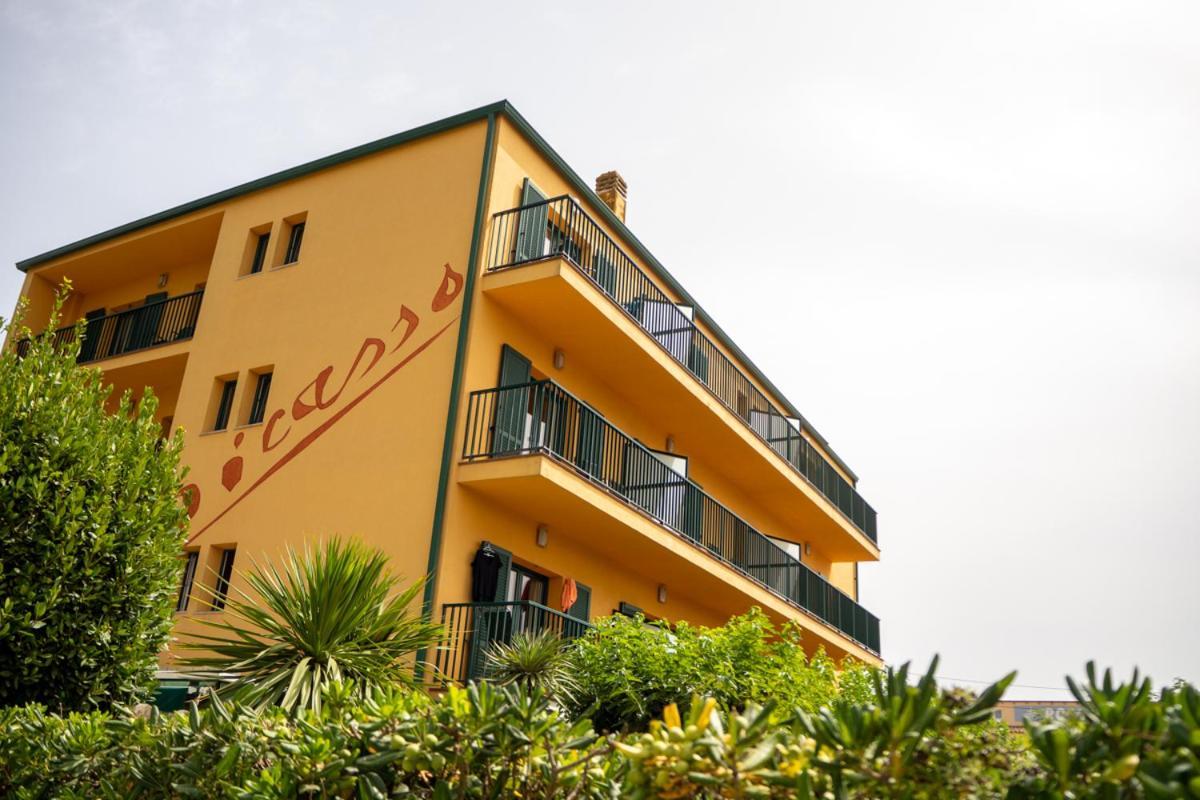 Hotel Picasso Торроэлья-де-Монгри Экстерьер фото