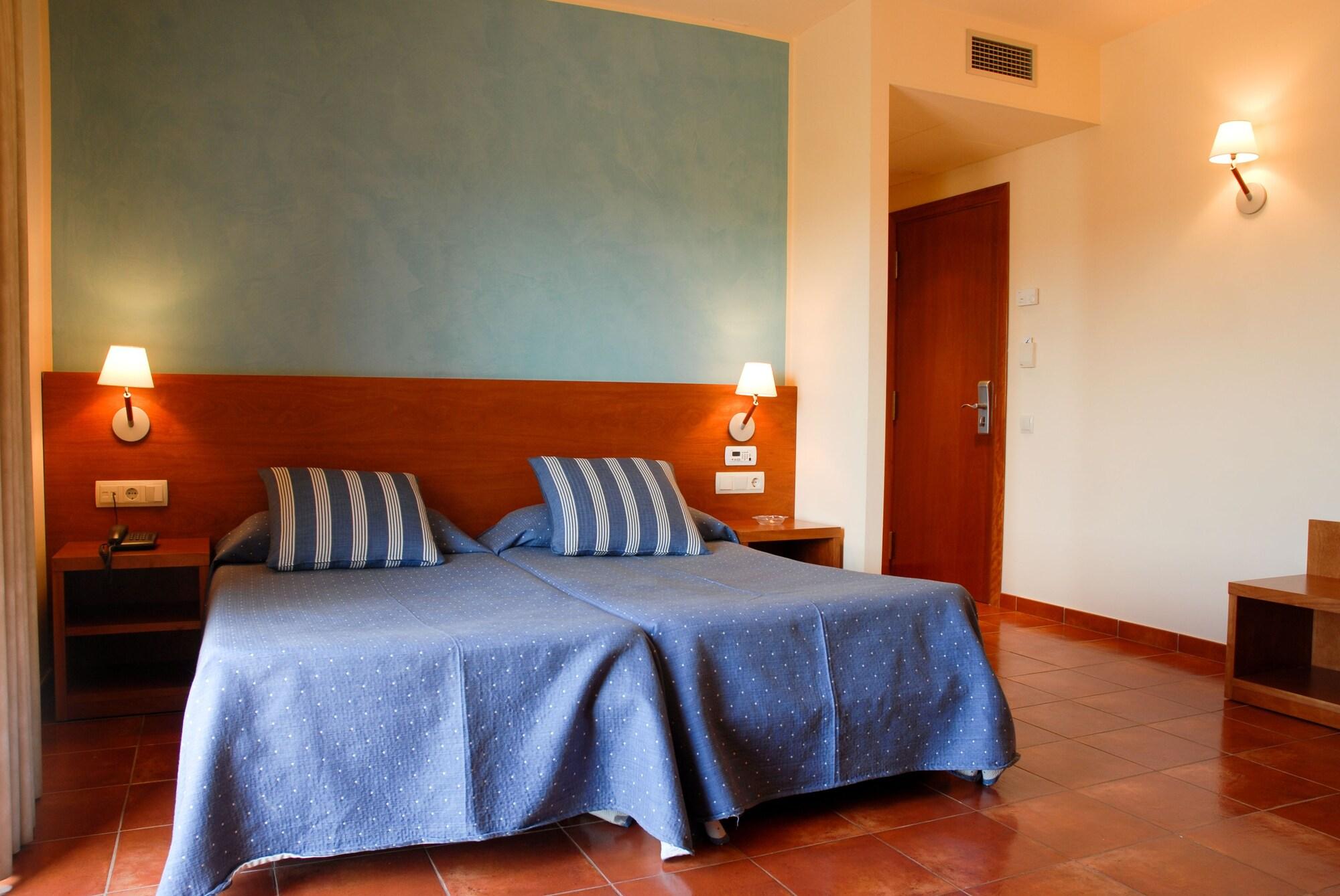 Hotel Picasso Торроэлья-де-Монгри Экстерьер фото